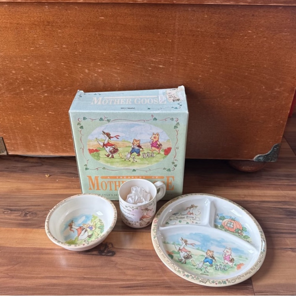Mother Goose Children's Dish Set